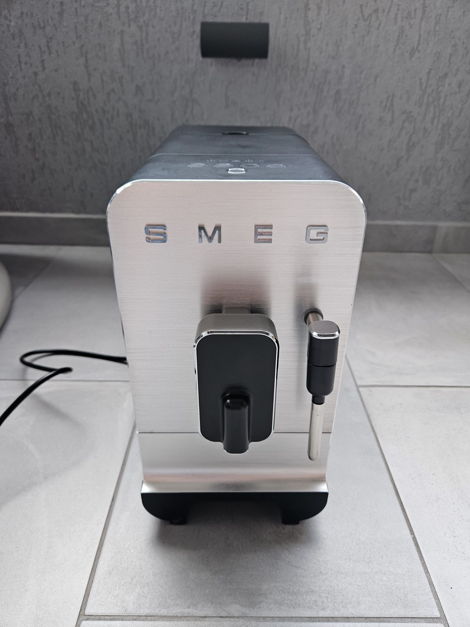 Espressor automat Smeg BCC12BLMEU, negru, 8 preparate, incomplet!