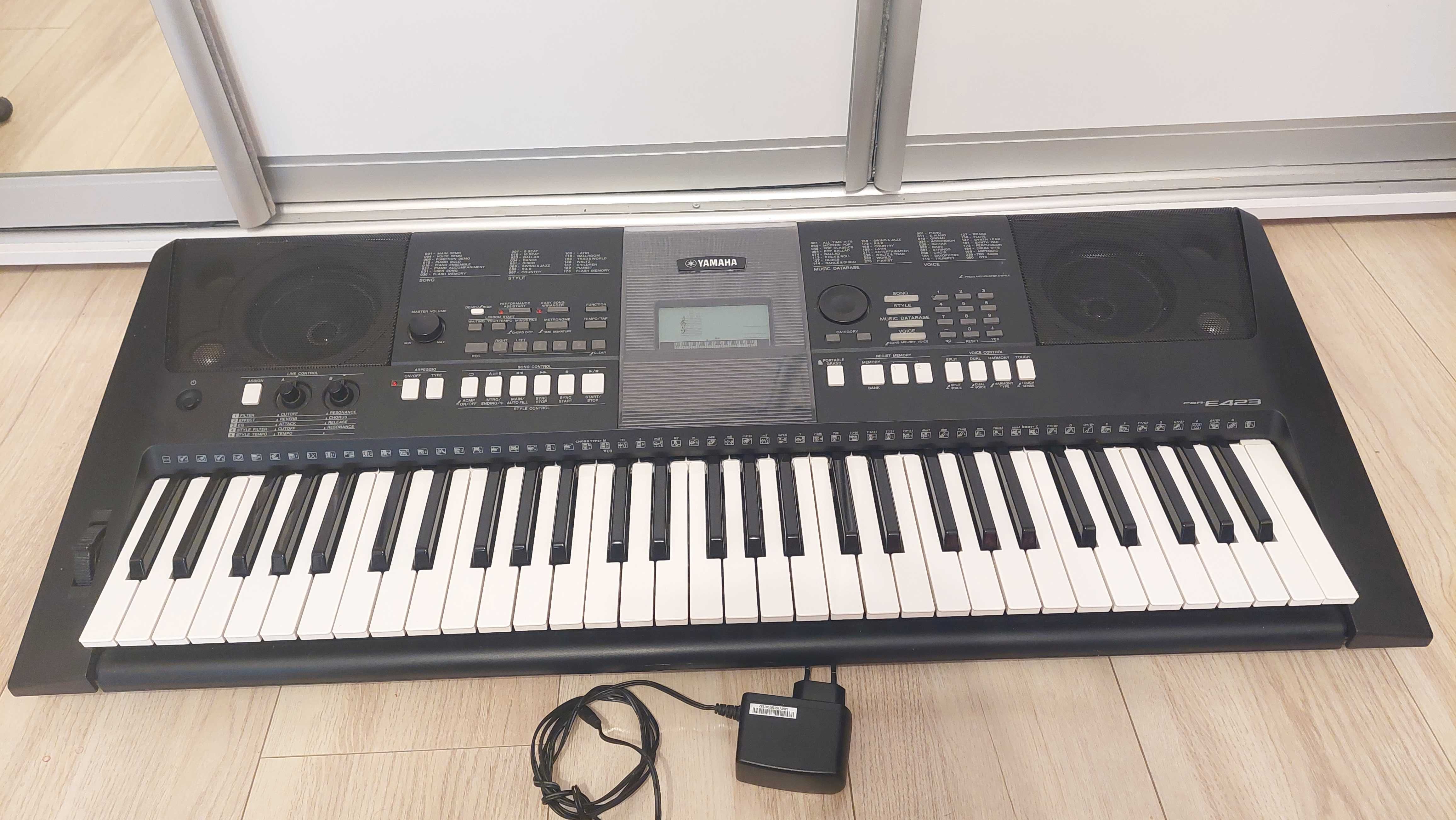 Orga Yamaha PSR E-423