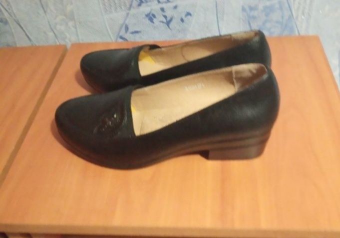 Женские  туфли  чёрные