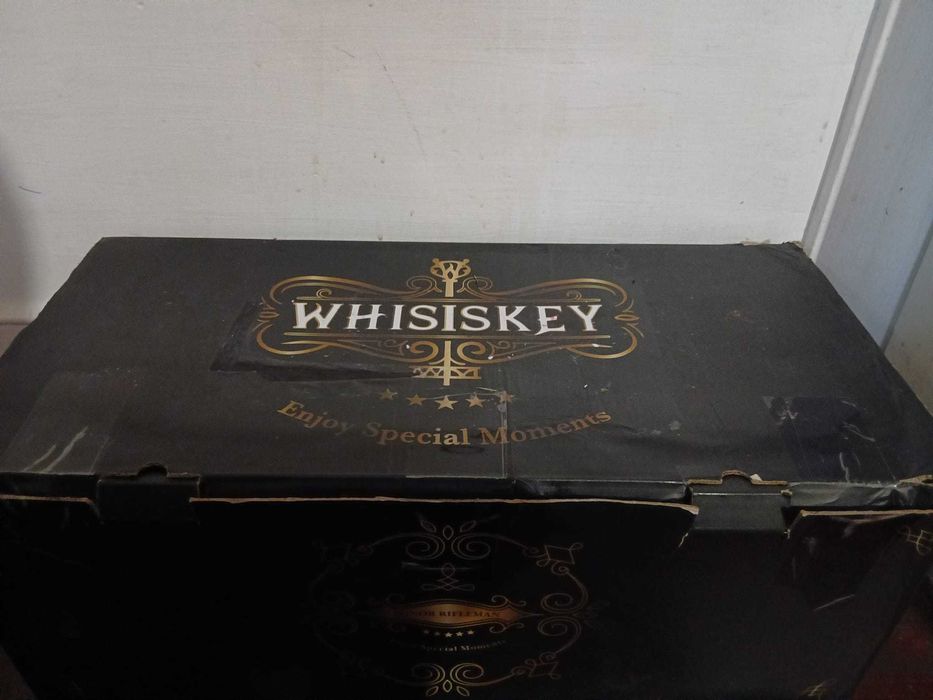 Set cadou wisky  AK 47 din  sticla