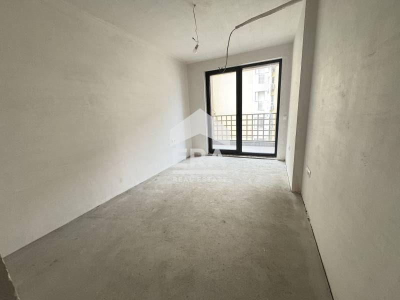 Продава се Четиристаен апартамент в к.к. Св.Св. Константин и Елена - 135 кв.м за 1963 €/кв.м - Снимка #3