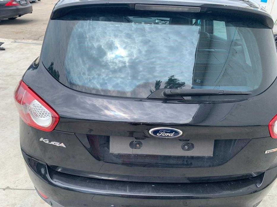 dezmembrez ford kuga 1  2.0 diesel/haion kuga/ usa fata kuga/capota