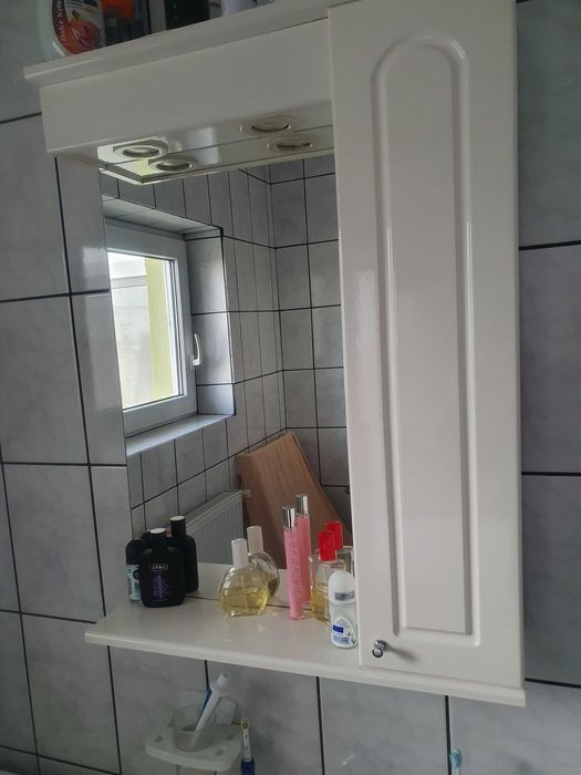 Vând set mască baie + lavoar + dulap cu oglindă și spoturi luminoase