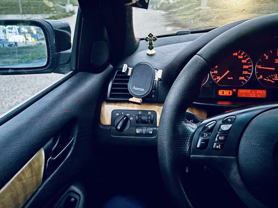 BMW E46 •163 CP •Xenon •Volan M •Mecanică Impecabilă •Întreținut Brici