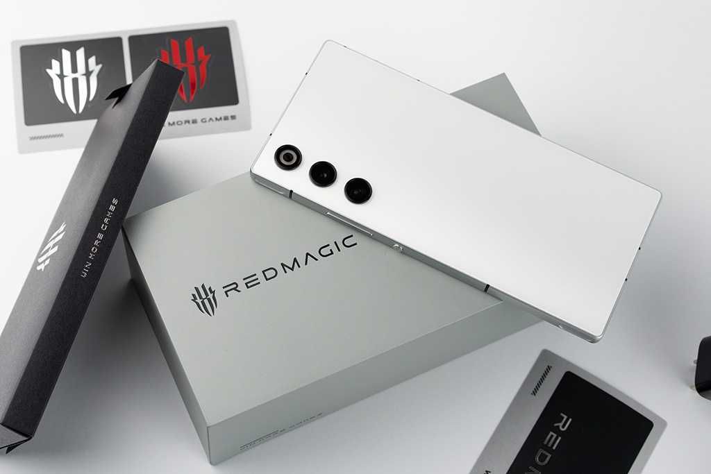 REDMAGIC 10 Air - 6.8" AMOLED, 16GB/512GB, Snapdragon Gen 3, 6000mAh