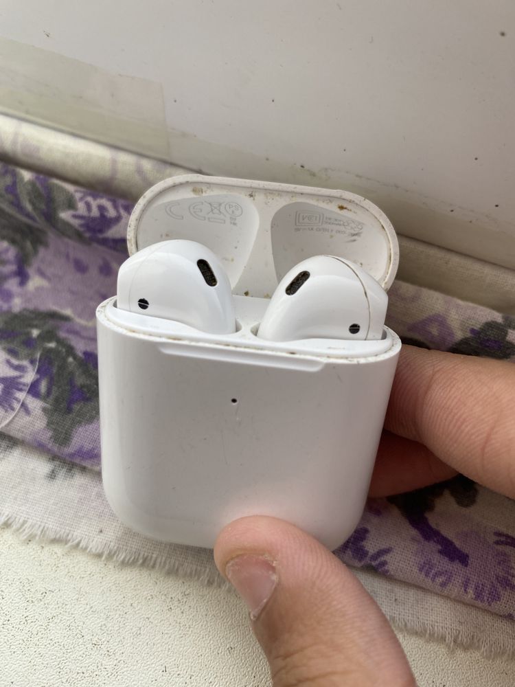 продам air pods. Б/У