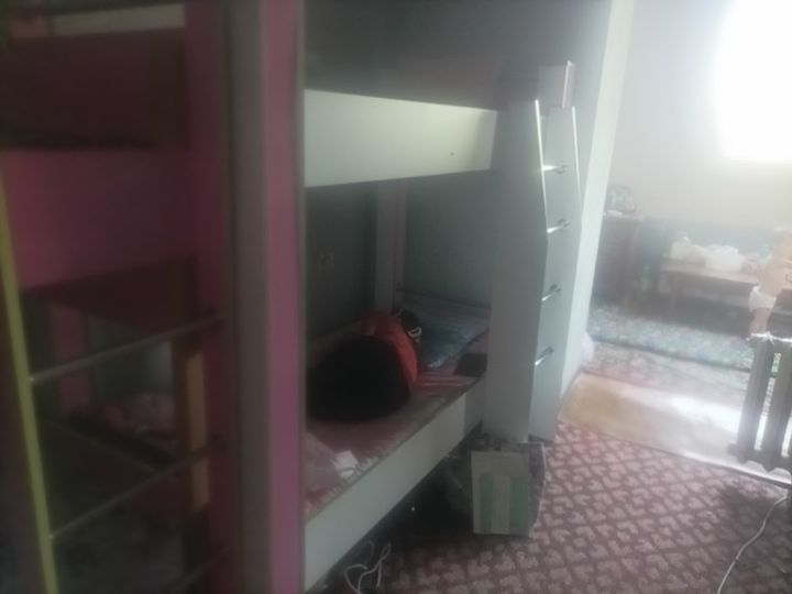 2 etajli kravat bor 4 ta bor