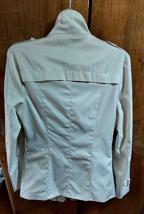 Продаётся ветровка женская Max Mara