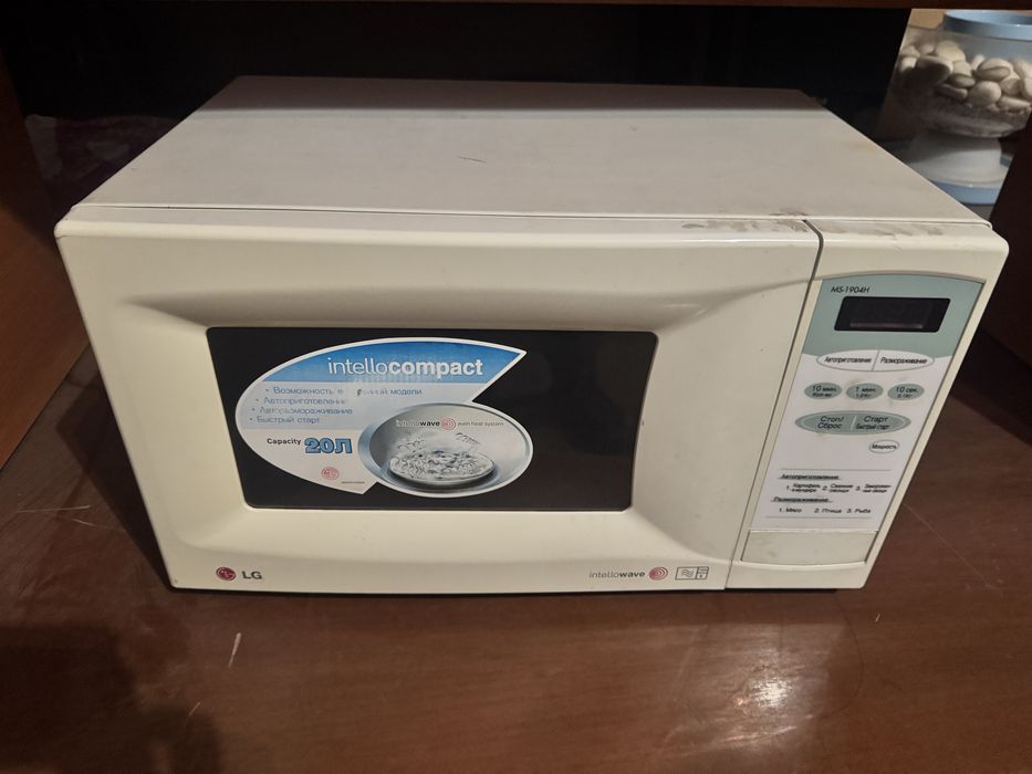 Микроволновка продам