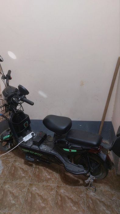 Elektro skuter s