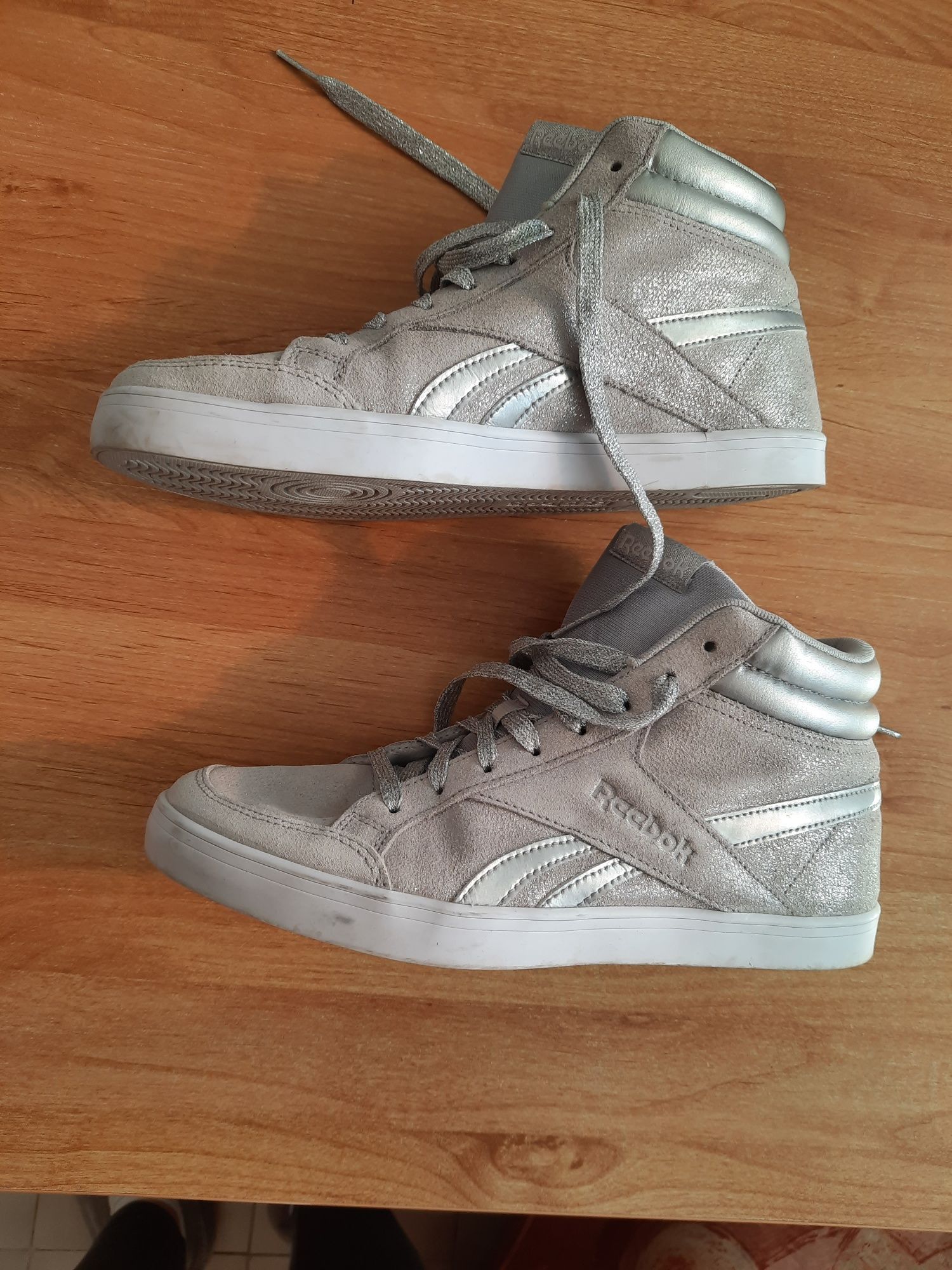 Дамски кецове Reebok