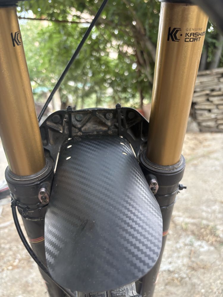 Продавам колело Kona stinky DH (DownHill)