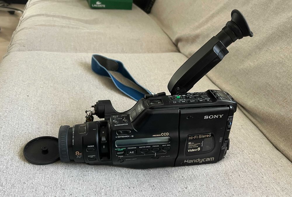 Sony Handycam CCD F550E Video8 Hi Fi Stereo neprobata fara baterie mic