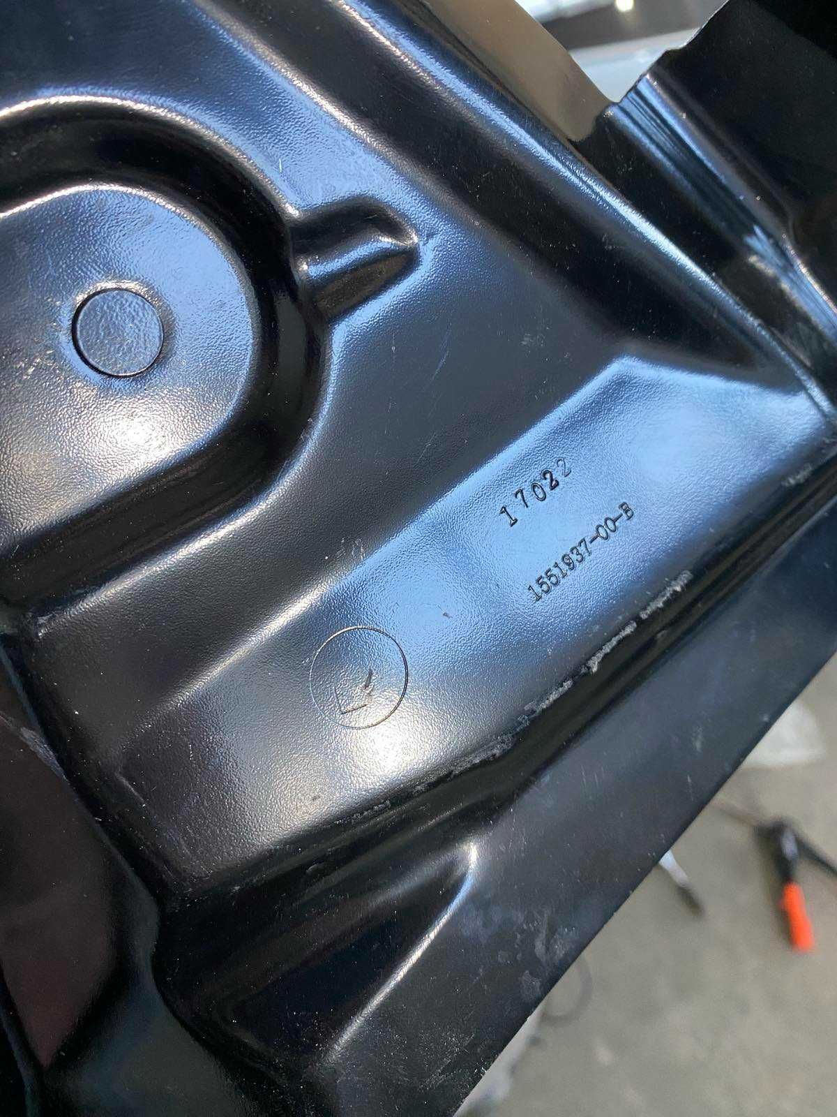 Tesla Model Y REAR FASCIA Задна броня и престилка § Lower wing bracket