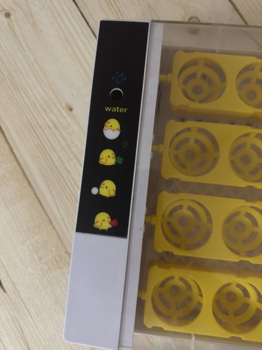 Incubator nou automat 24 oua 60w, 220v rotire automata