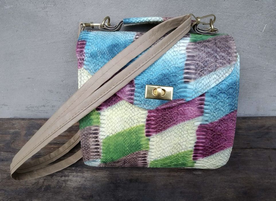 Разпродажба на нови дамски чанти