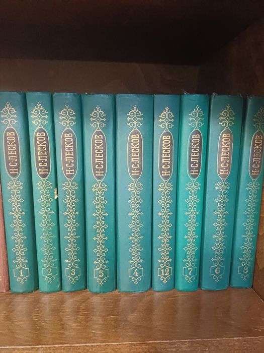 Продаются подписные книги