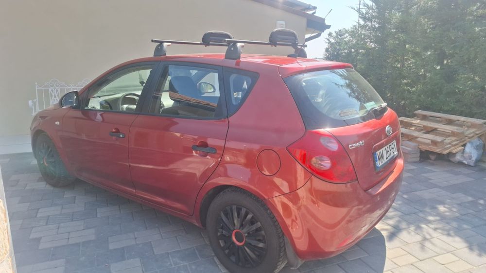 Vând kia ceed unic proprietar