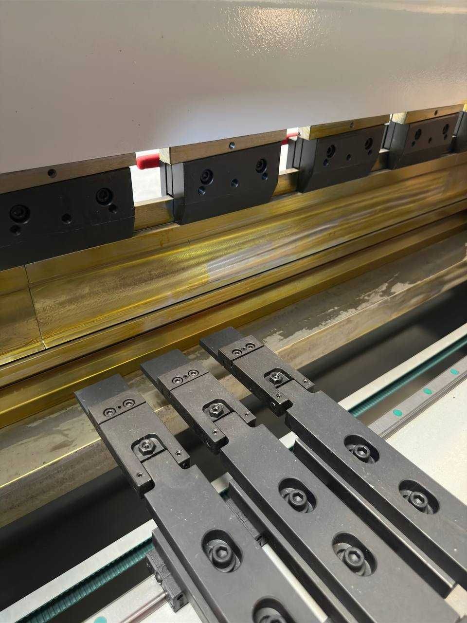 Листогиб 125Тx3200