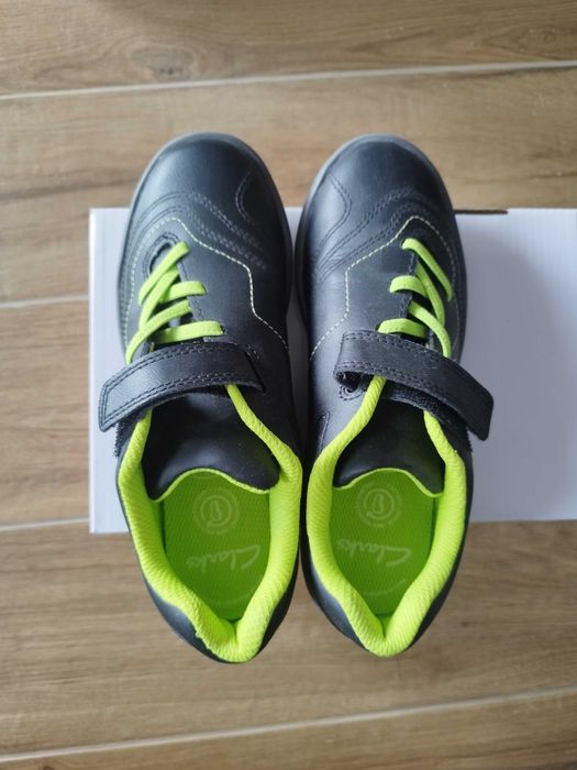 Маратонки за момче Clarks, чисто нови