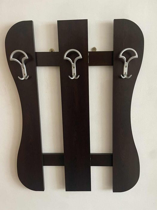 Закачалка за стена