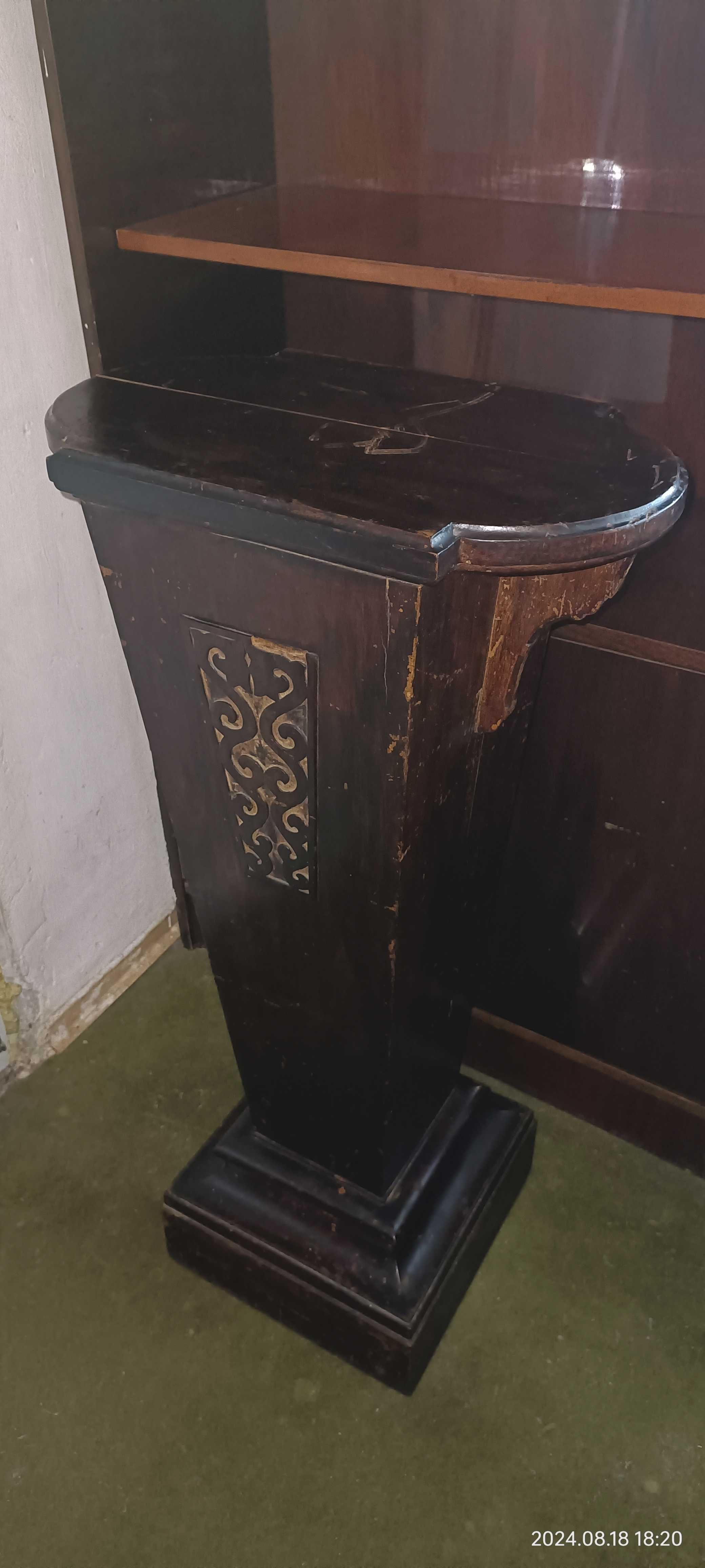 Mobilier vintage artistic, sculptat: oglinda, bufet, vitrina si altele
