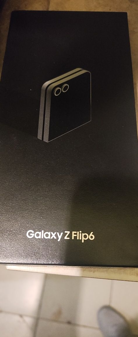 Samsung Z Flip 6 256GB  Чисто Нов