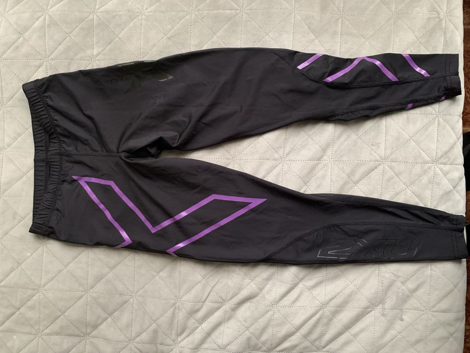 Дамски клин на марката 2XU