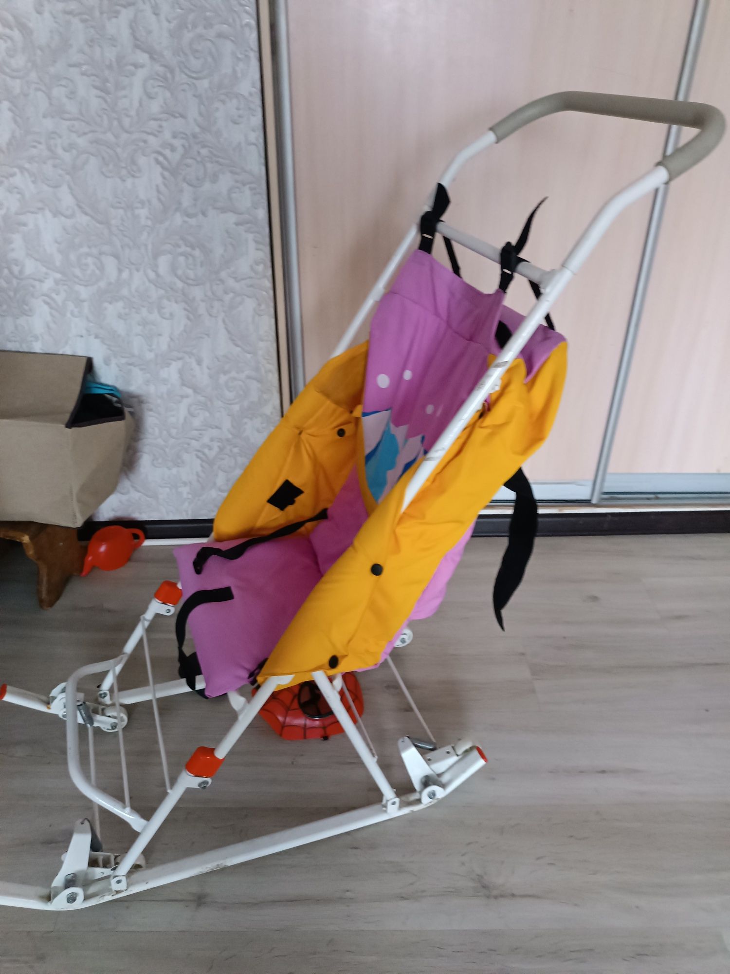 Продам зимние детские санки