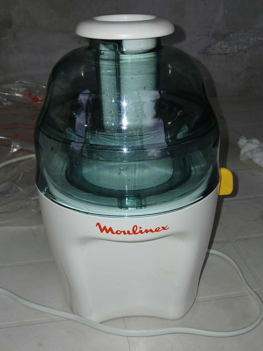 De vanzare storcator de fructe Moulinex Vitae ca Nou