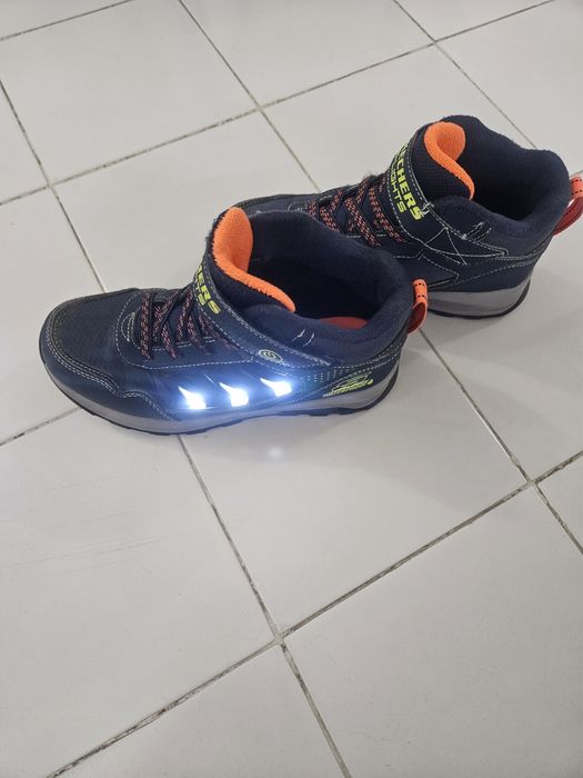 Детски зимни боти - светещи