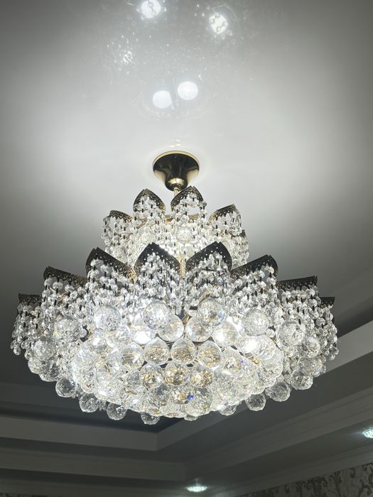 Продается срочно очень красивая люстра !!!