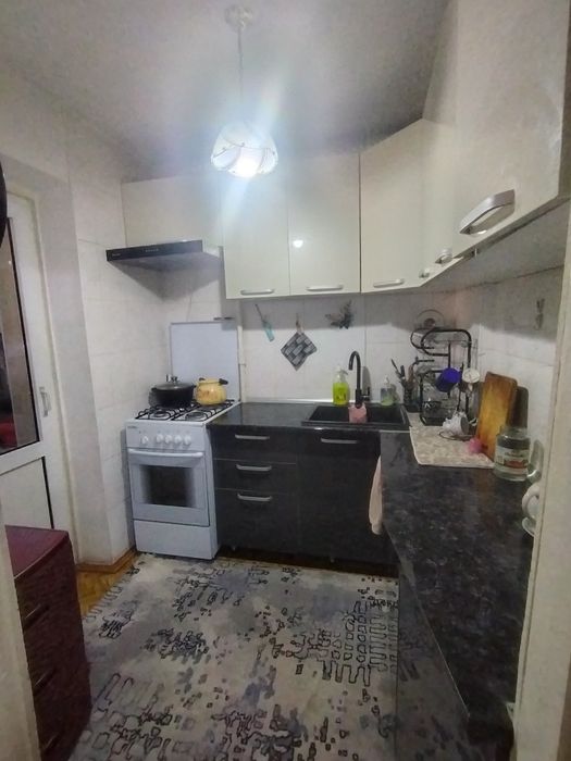 Продаётся 3 х ком кв на 2 этаже, 1 мик 35 дом рядом с  кафе ОРОМ