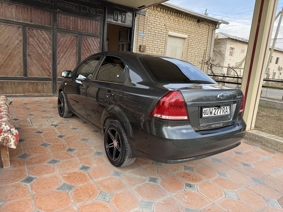 Chevrolet nexia 3 sotiladi