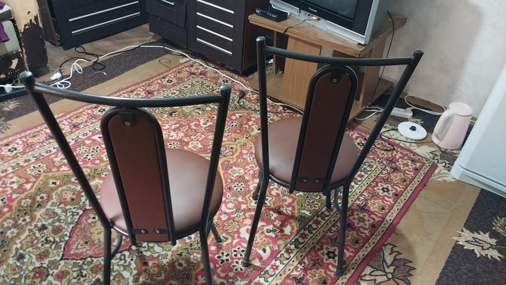 Срочно продам стулья