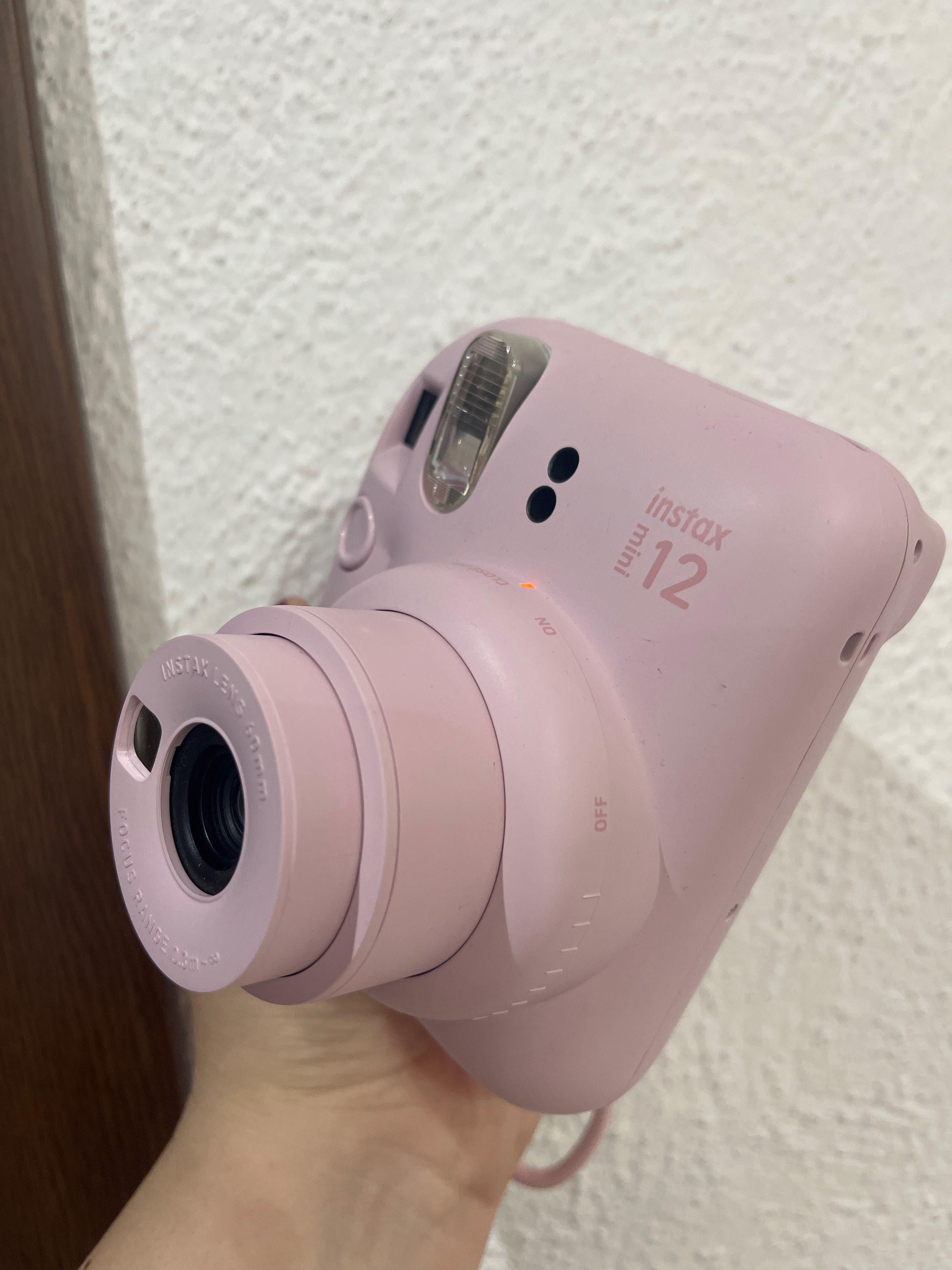 Instax 12 моментален фотоапарат
