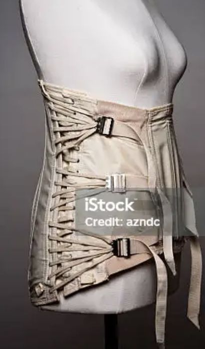 Corset modelator vintage din anii 1940