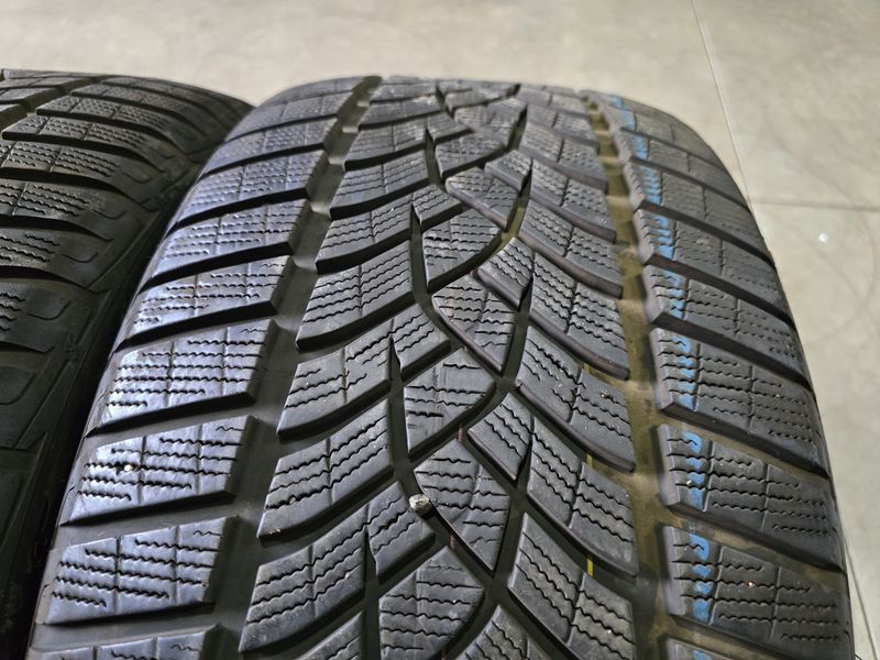275/40/22 Goodyear 2piese