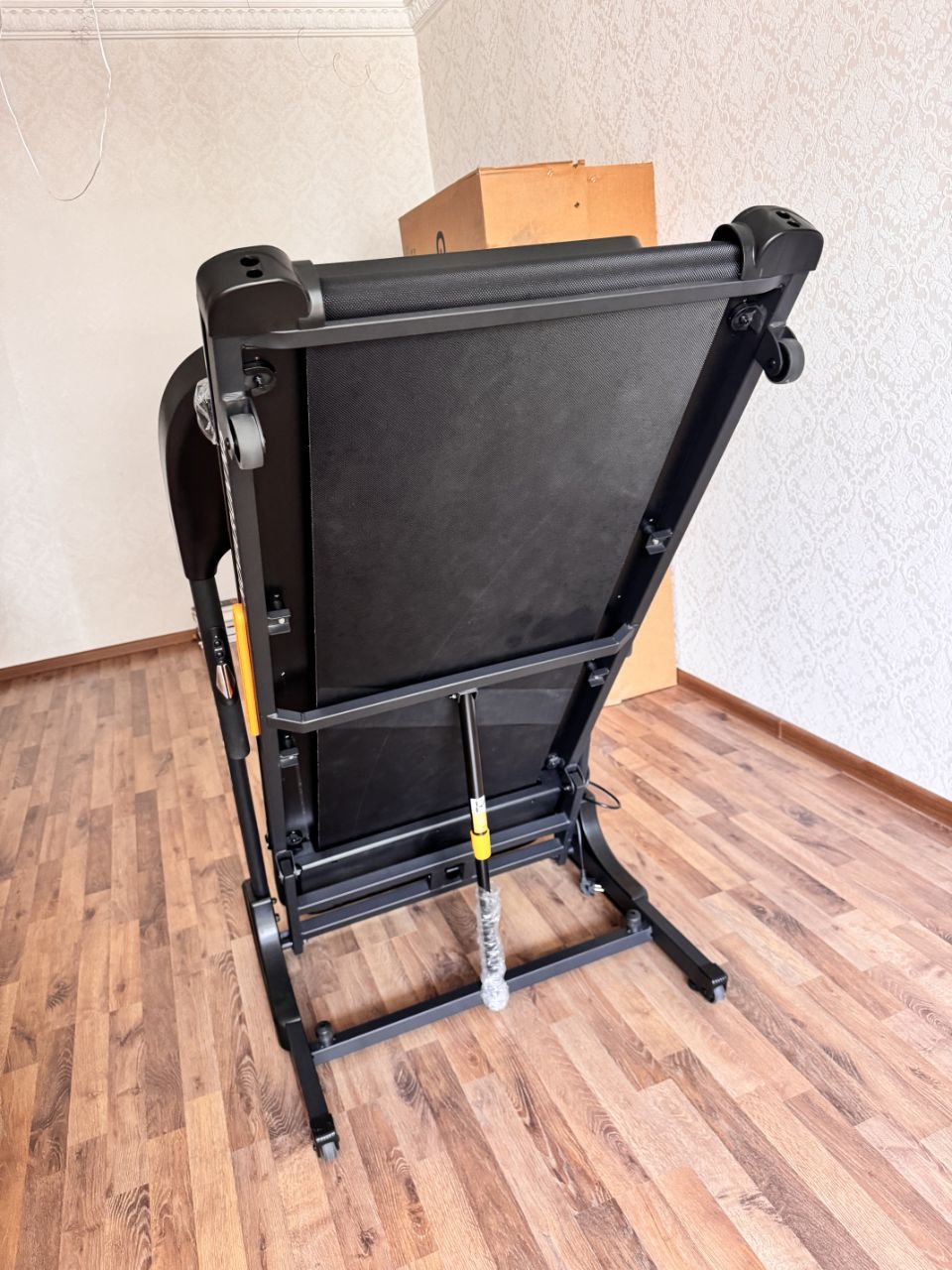 Срочно продам беговую дорожку Genau, NovaRun N5