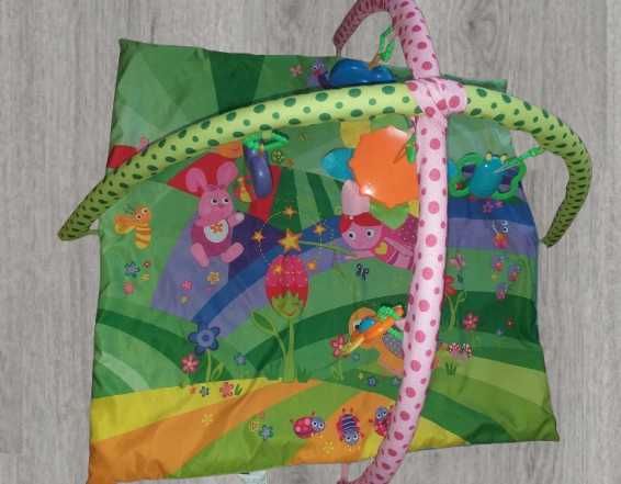 Маркови детски дрешки за бебе момиченце 0-3м. + въртележка, играчки