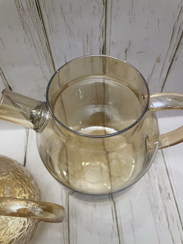 Чайник новый в коробке  жаропрочный из стекла объемом 1 и 1,8 л