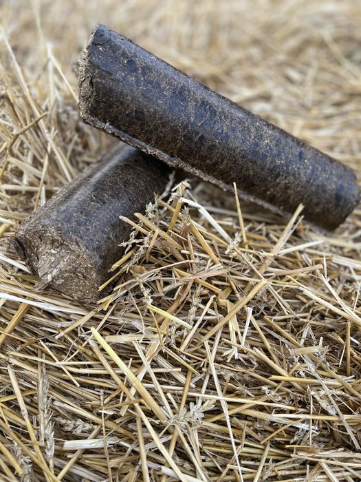 Brichete De Foc din Resturi Vegetale Rapita,Paie,Coceni