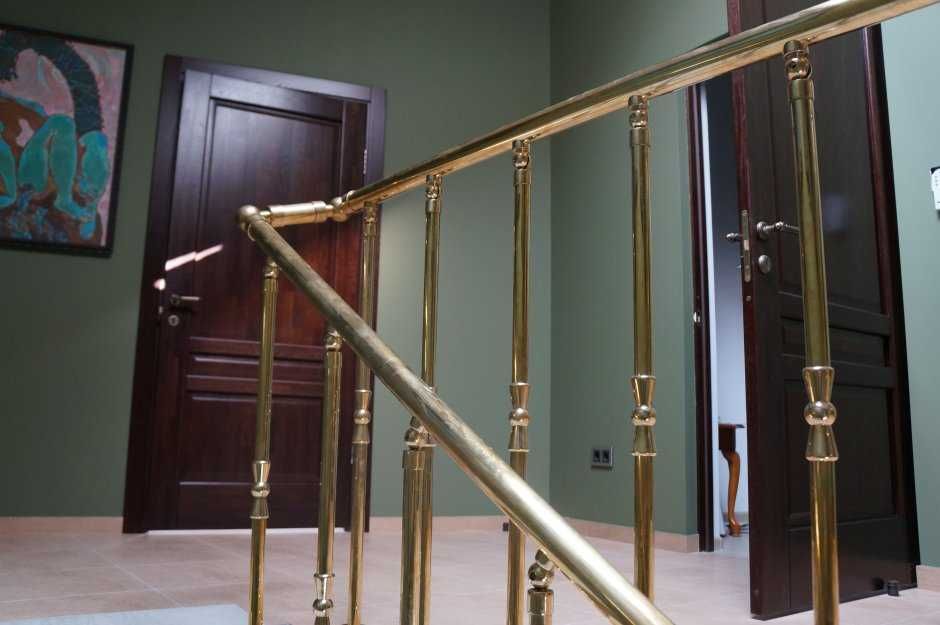 Латунные перила, латунные балясины, латунь, лестница из латуни