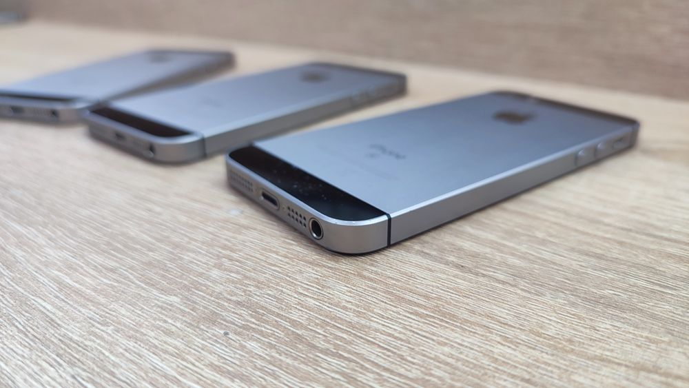iPhone SE Black 32GB iOS 15.8.5