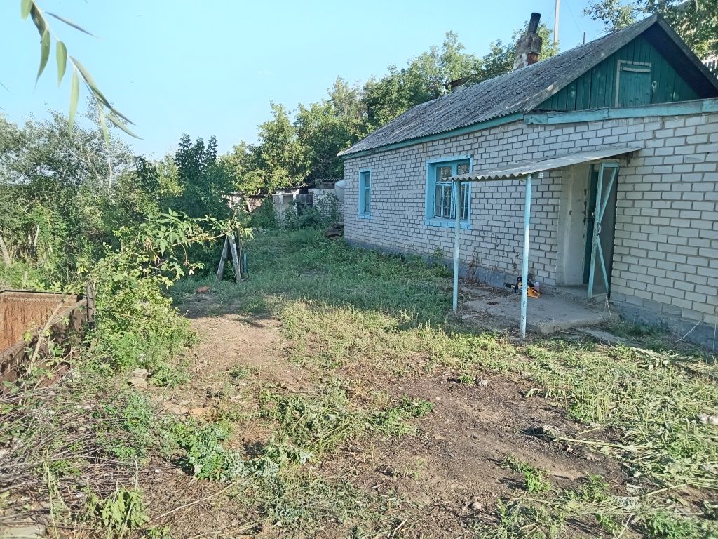 Продаётся дом с участком.