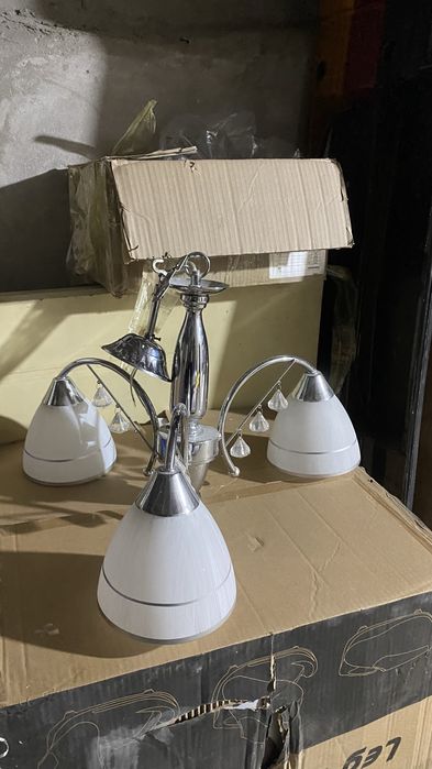 Люстры на комнатах