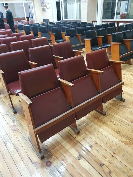 Кресла для зала, актового или конференц — 50 000 сум!