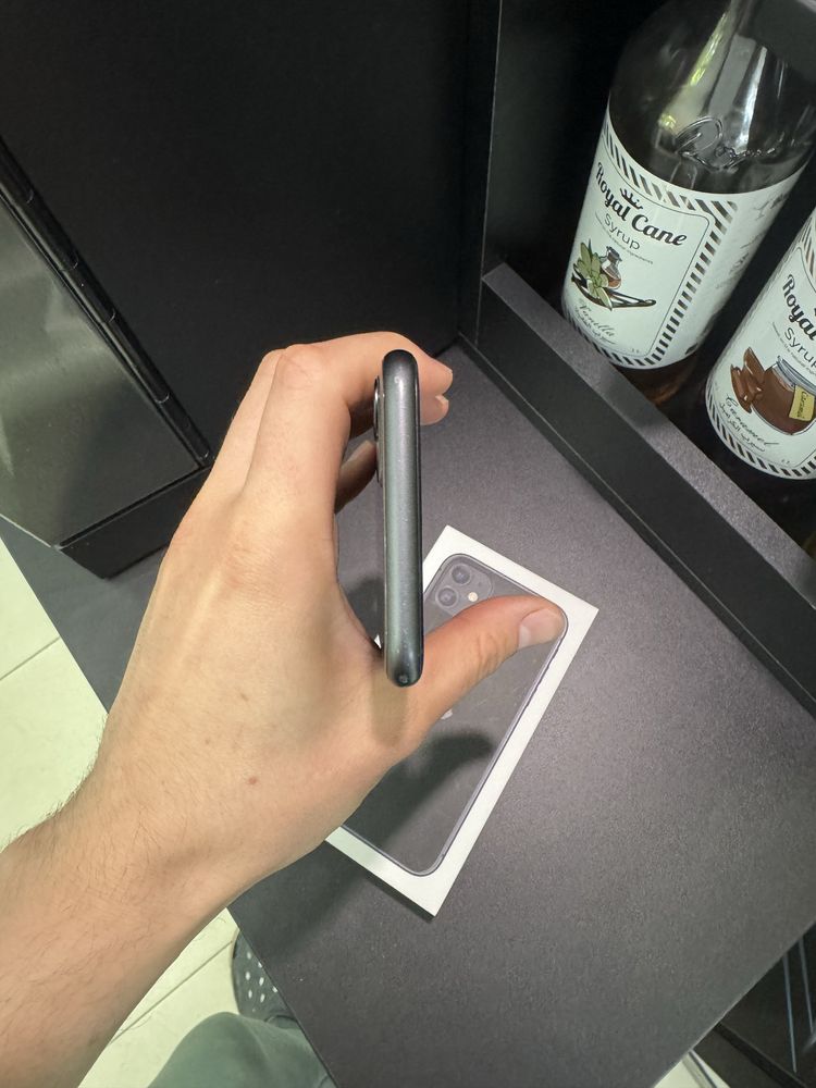 Iphone 11 128 гигов/82 акб