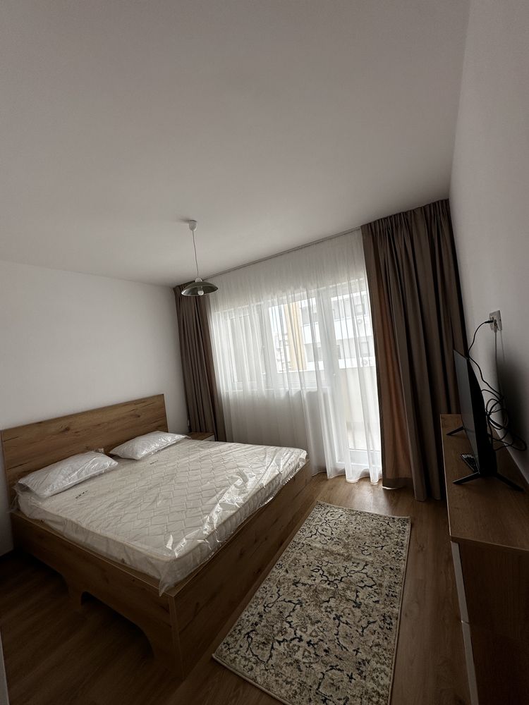 Inchiriez apartament