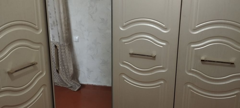 Продам угловой шкаф